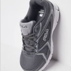 🔥REDUCED FINAL PRICE🔥Women’s FILA Steel Toe tennis shoes size 9 1/2 like new